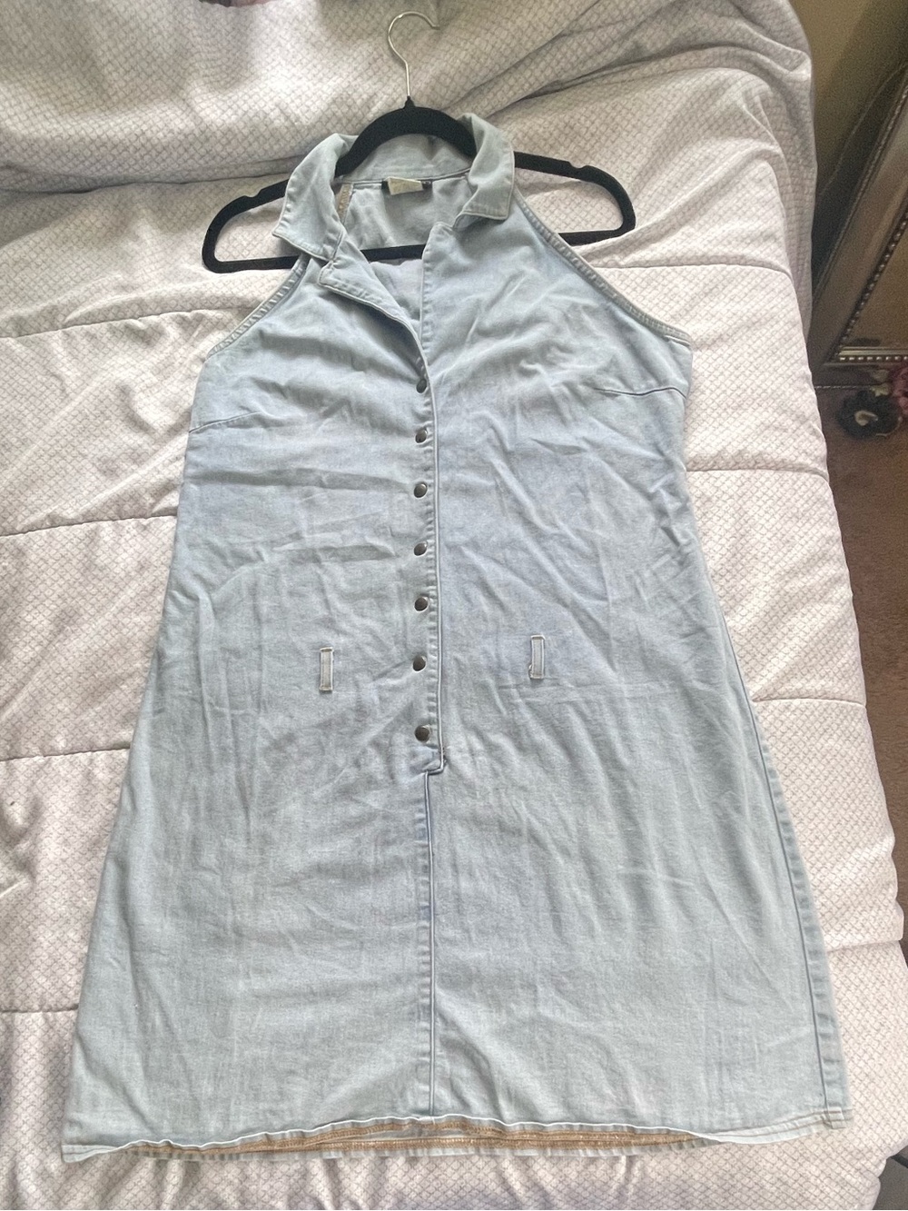 Sleeveless Light Blue Denim Midi Dress with Button Front